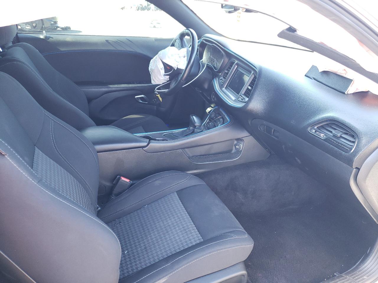 Photo 5 from auction – 2018 DODGE CHALLENGER with VIN 2C3CDZAG8JH316023
