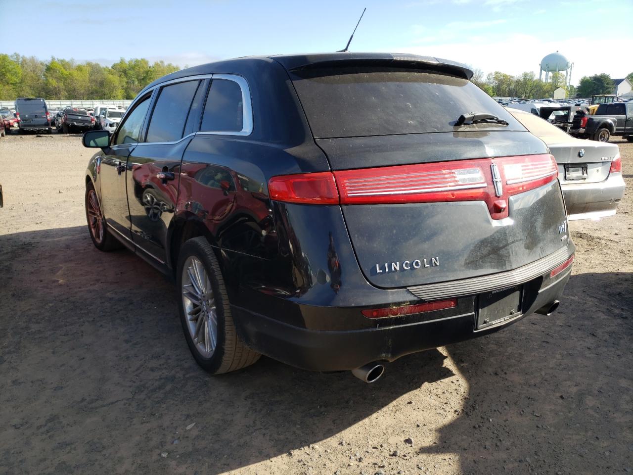 Photo 3 from auction – 2014 LINCOLN MKT with VIN 2LMHJ5ATXEBL57908