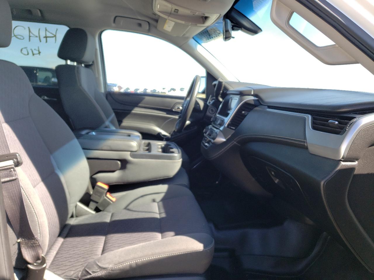 Photo 5 from auction – 2015 CHEVROLET SUBURBAN K with VIN 1GNSK5EC5FR656189