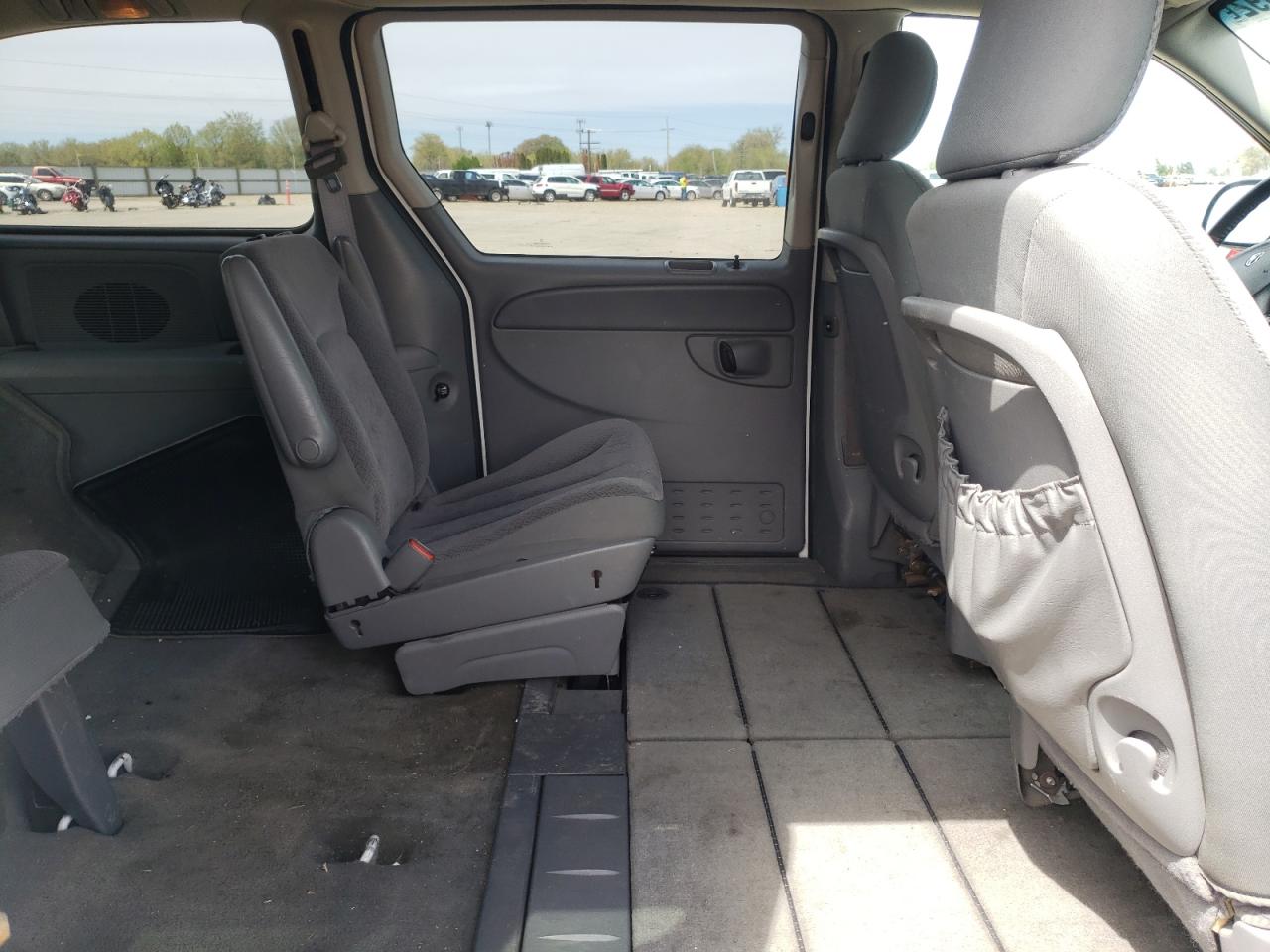 Photo 6 from auction – 2006 DODGE GRAND CARA with VIN 2D4GP44L86R602331