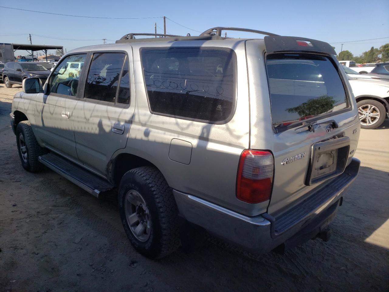 Photo 3 from auction – 1999 TOYOTA 4RUNNER SR with VIN JT3GN86R0X0106273