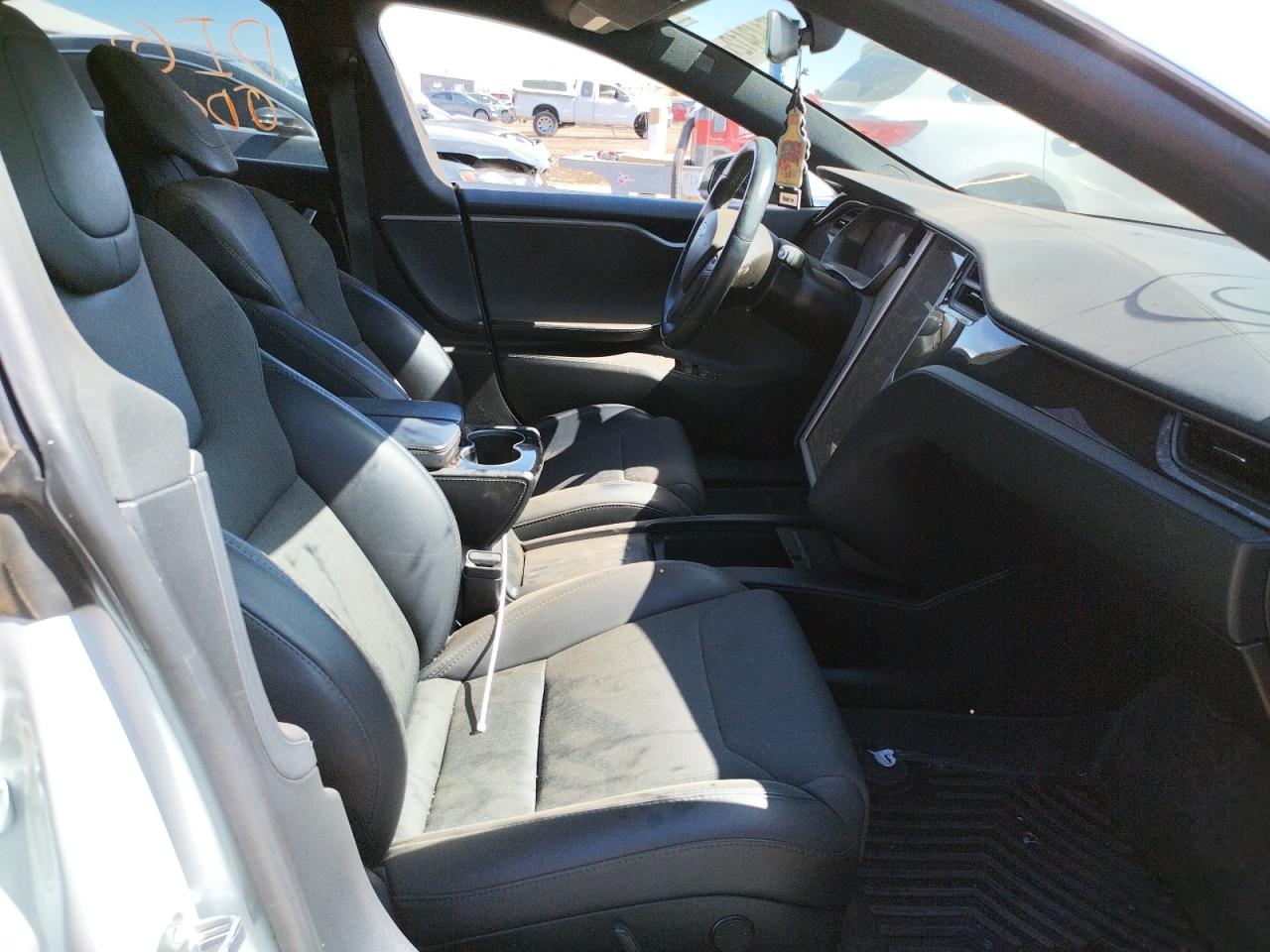 Photo 5 from auction – 2018 TESLA MODEL S with VIN 5YJSA1E25JF281012