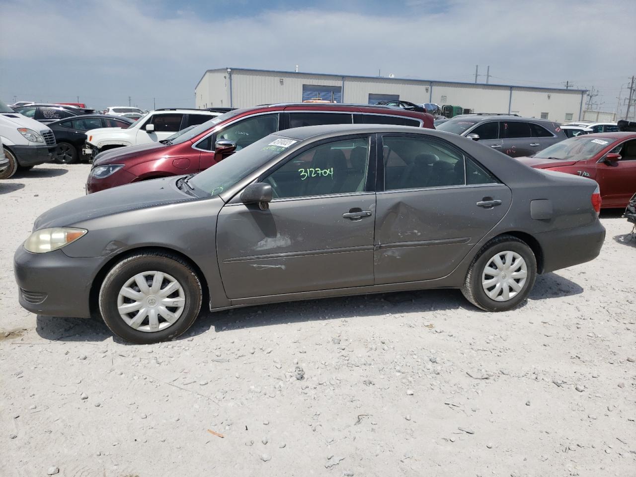 Photo 9 from auction – 2005 TOYOTA CAMRY LE with VIN 4T1BE32K95U603972