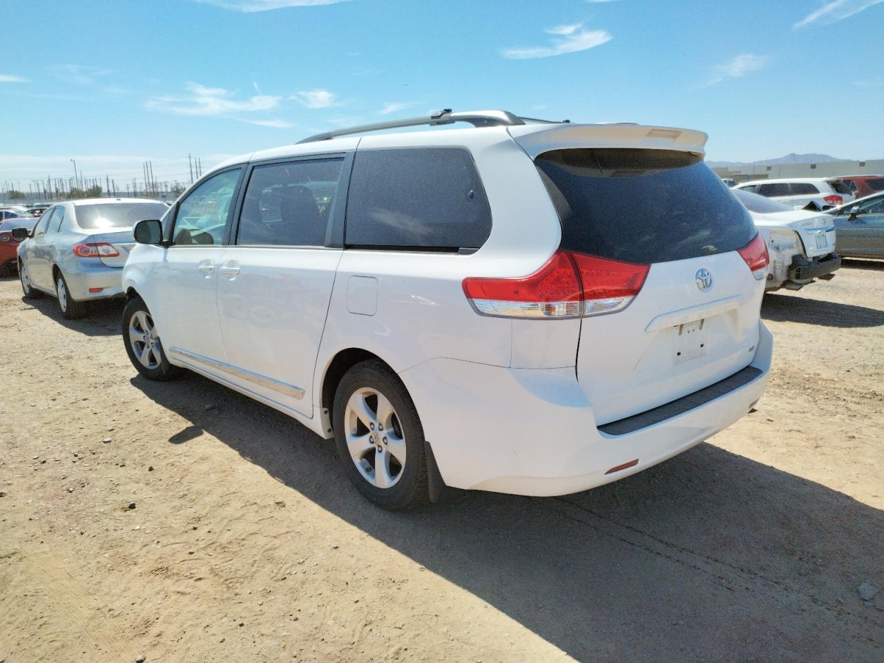 Photo 3 from auction – 2012 TOYOTA SIENNA LE with VIN 5TDKK3DCXCS182400