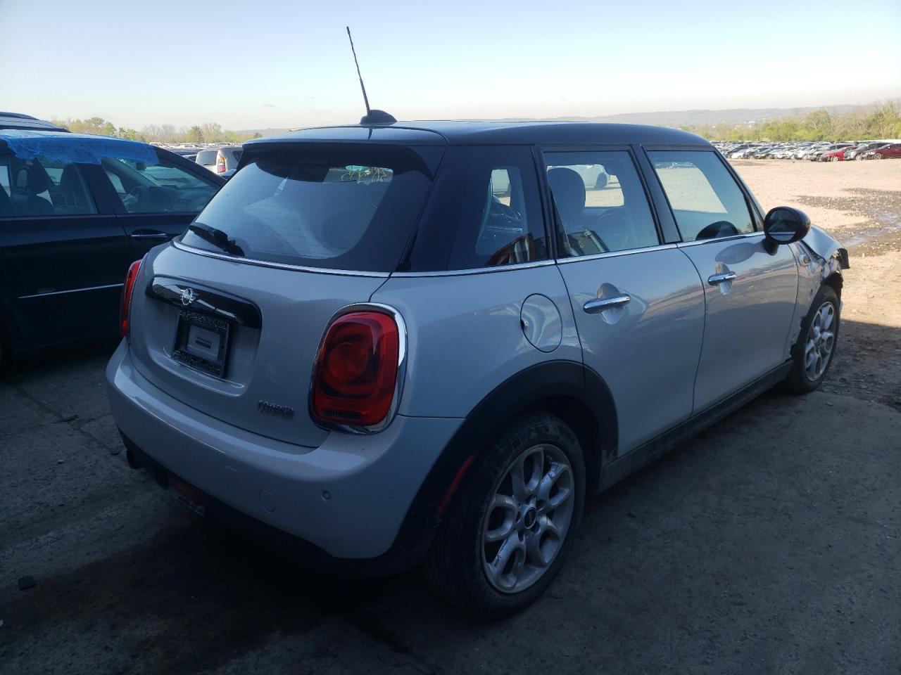 Photo 4 from auction – 2019 MINI COOPER with VIN WMWXU1C53K2J02252