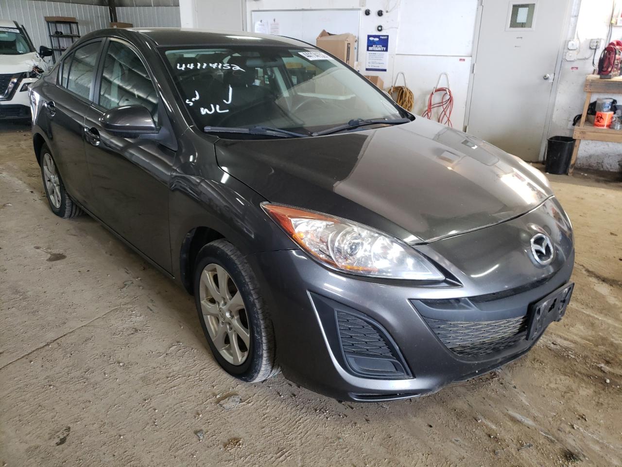 MAZDA 3 I 2010 with VIN JM1BL1SF4A1353957 - Photo from auction