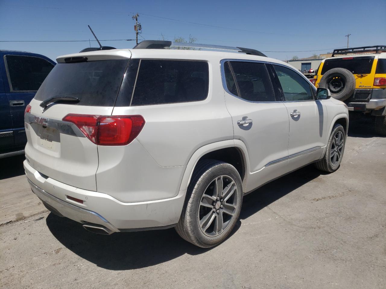 Photo 4 from auction – 2018 GMC ACADIA DEN with VIN 1GKKNPLS2JZ242371