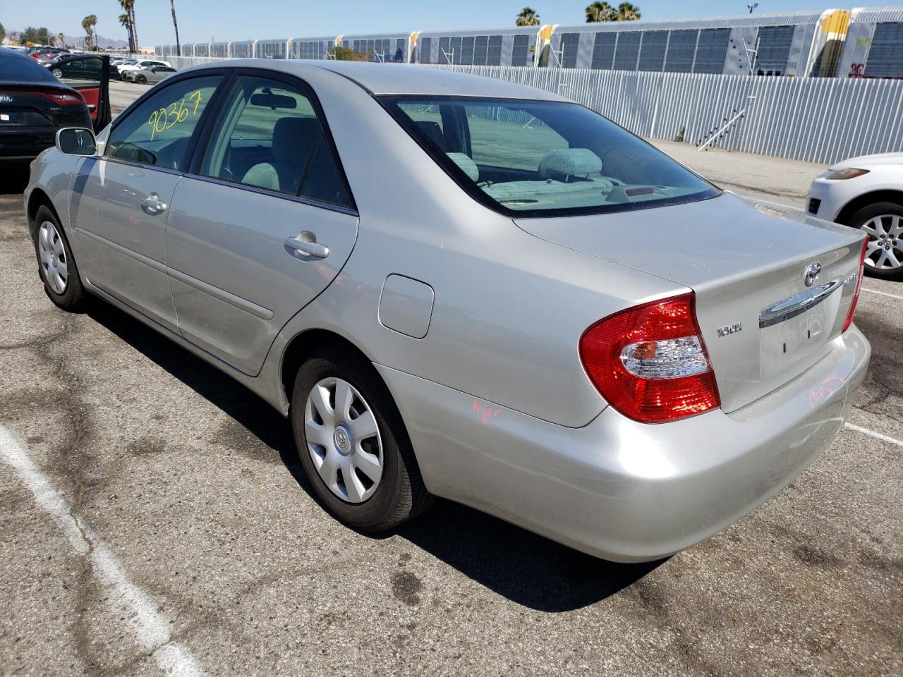 Photo 3 from auction – 2004 TOYOTA CAMRY LE with VIN 4T1BE32K84U913545