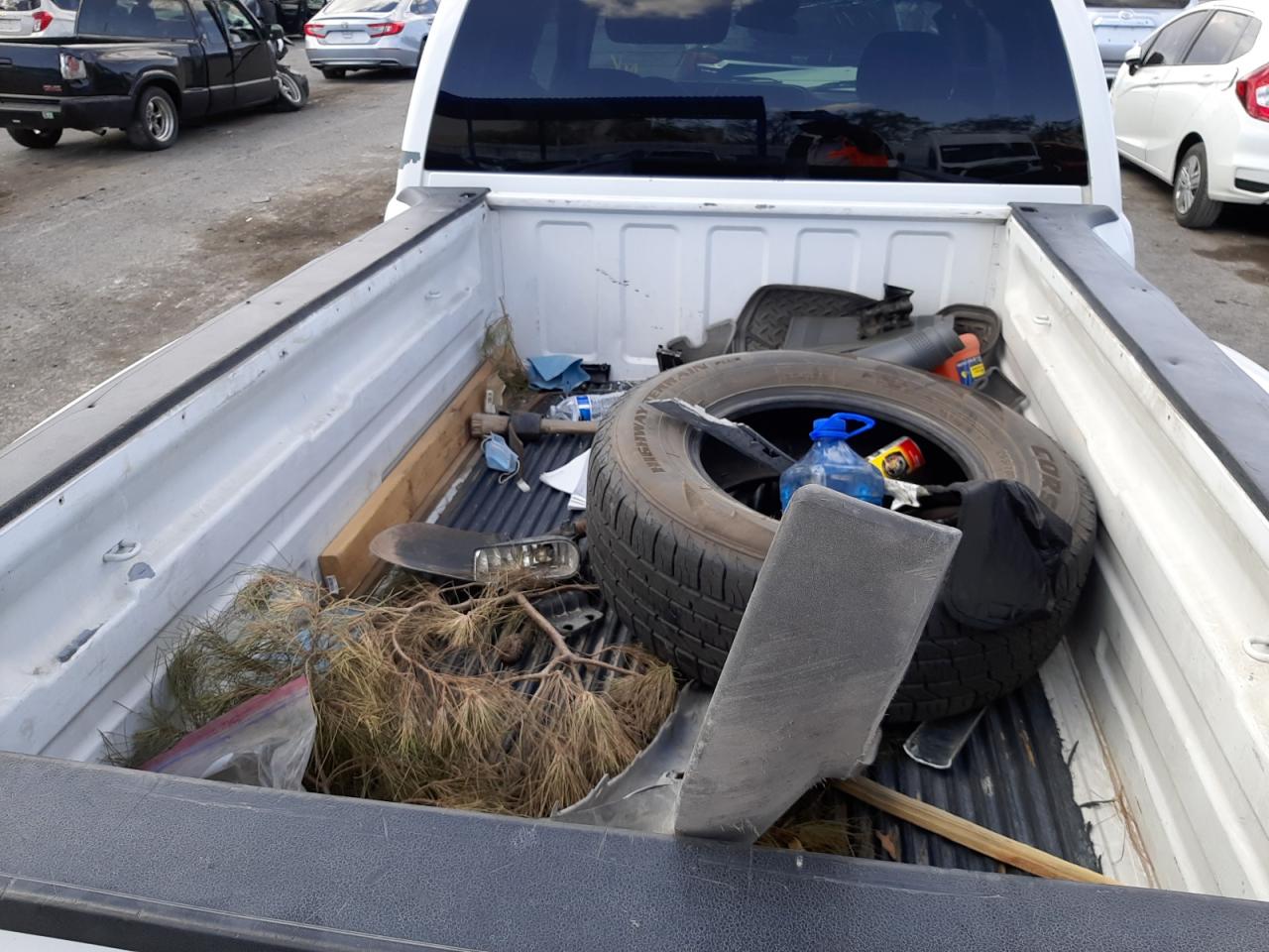 Photo 9 from auction – 2000 CHEVROLET SILVERADO with VIN 2GCEC19T5Y1271247
