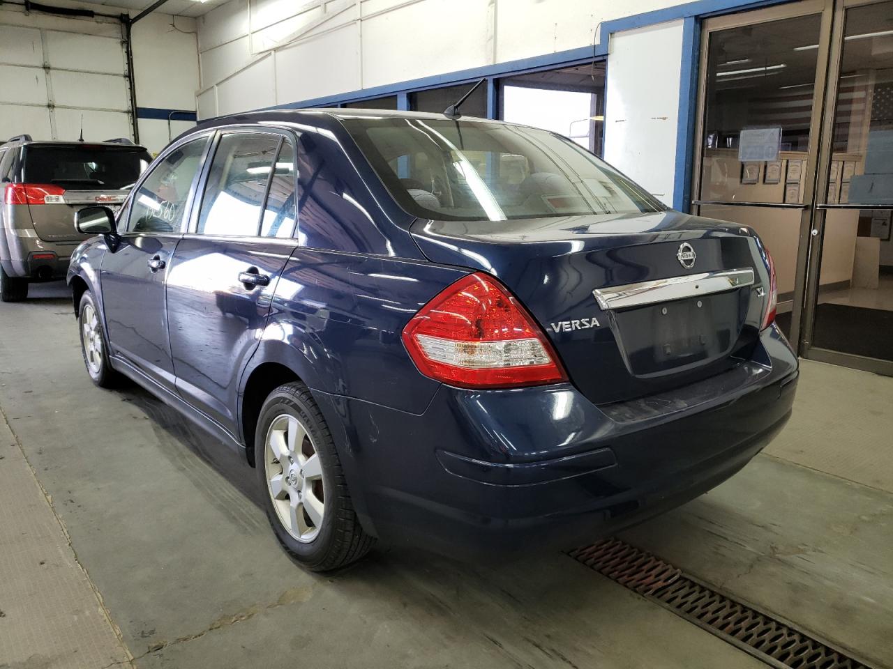 Photo 3 from auction – 2007 NISSAN VERSA S with VIN 3N1BC11E47L454591
