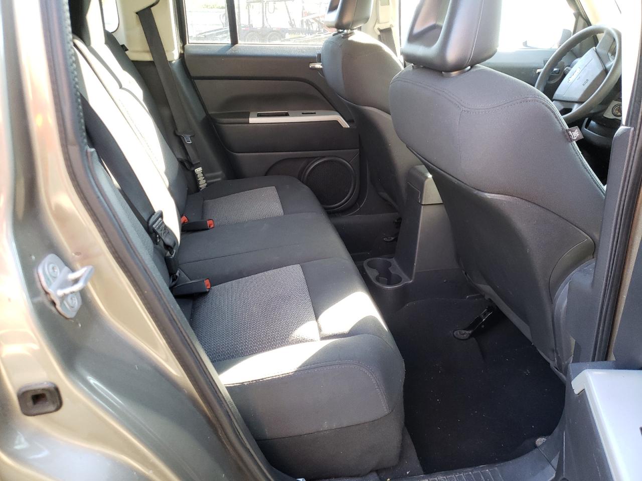 Photo 6 from auction – 2008 JEEP PATRIOT SP with VIN 1J8FF28W98D567401