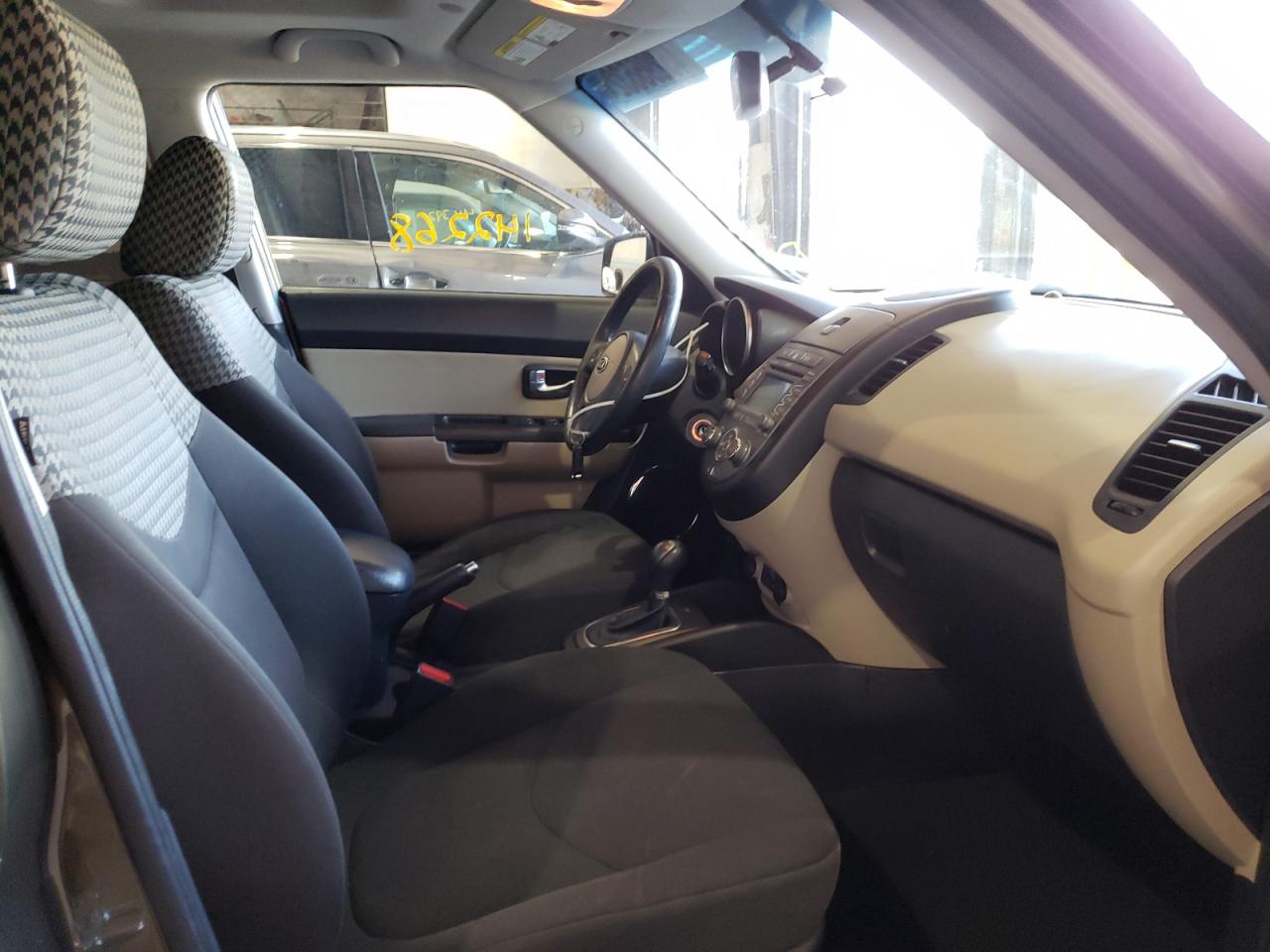 Снимка 5 от търг – 2012 KIA SOUL + с VIN KNDJT2A67C7479183