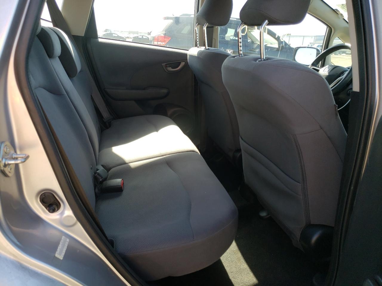 Photo 6 from auction – 2013 HONDA FIT with VIN JHMGE8H36DC051079