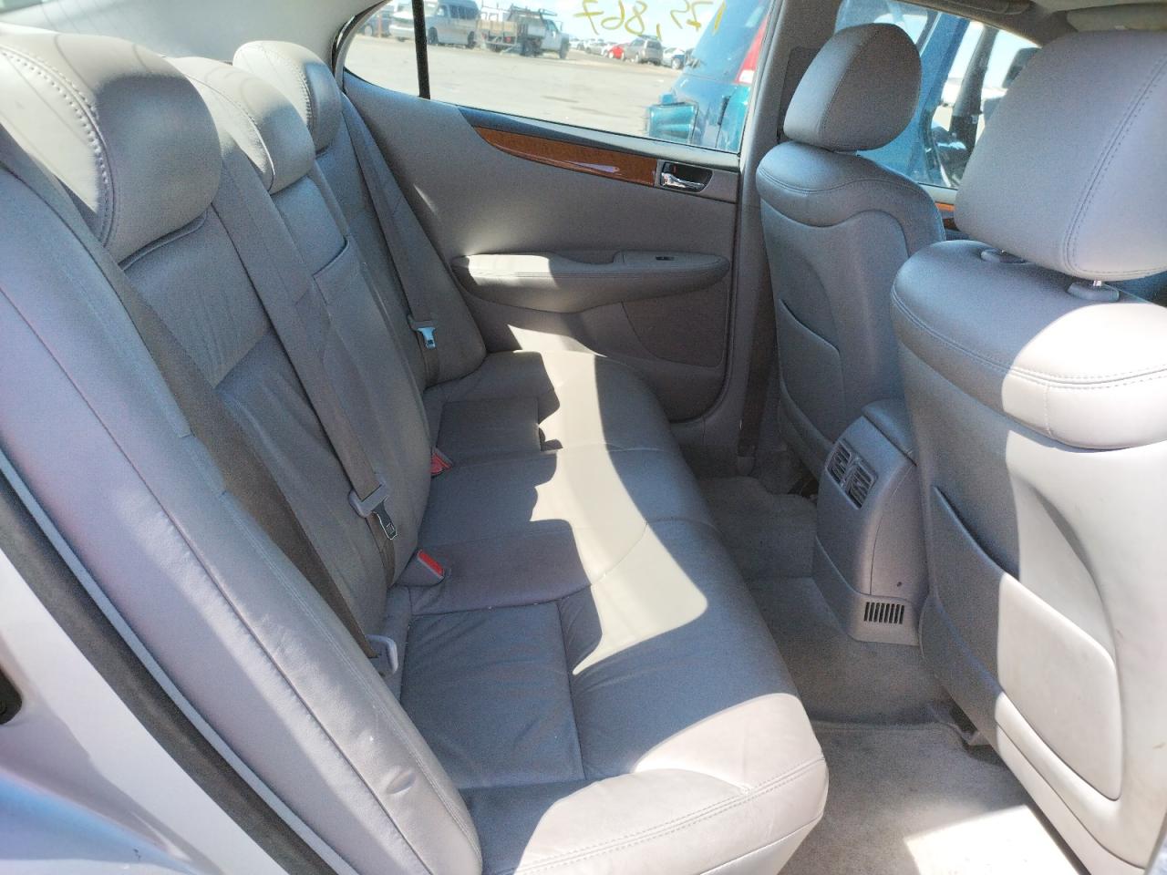 Photo 6 from auction – 2006 LEXUS ES 330 with VIN JTHBA30G665170054