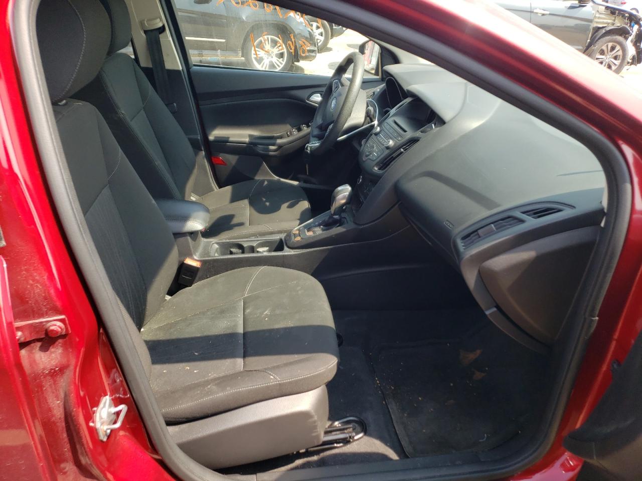 Photo 5 from auction – 2015 FORD FOCUS SE with VIN 1FADP3F23FL254421
