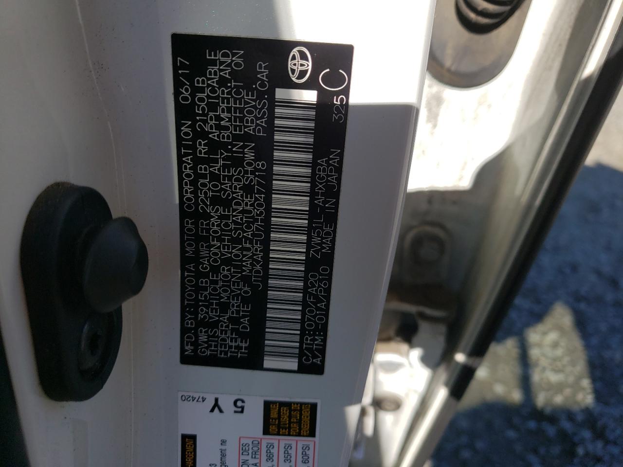 Photo 10 from auction – 2017 TOYOTA PRIUS with VIN JTDKARFU7H3047718