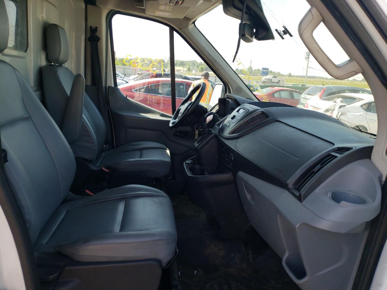 Photo 5 from auction – 2017 FORD TRANSIT T- with VIN 1FTYR1CM4HKA71537