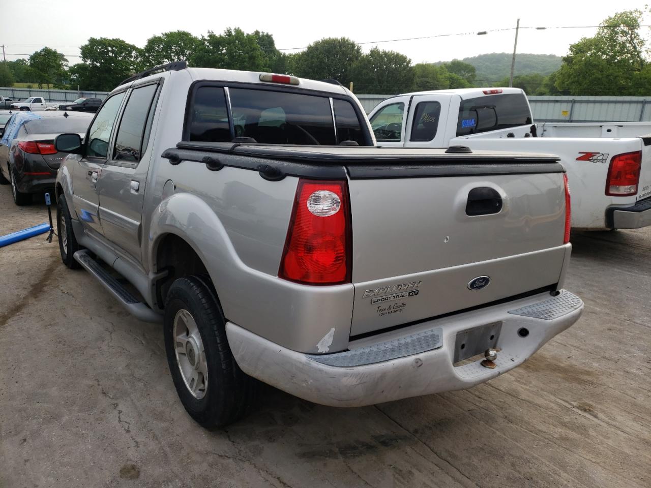 Photo 3 from auction – 2003 FORD EXPLORER S with VIN 1FMZU67E83UC49123