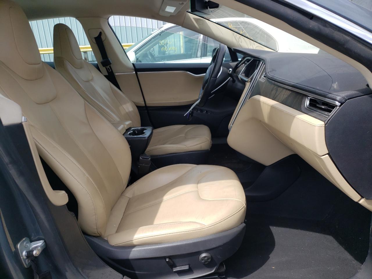 Photo 5 from auction – 2012 TESLA MODEL S with VIN 5YJSA1CN0CFP01596