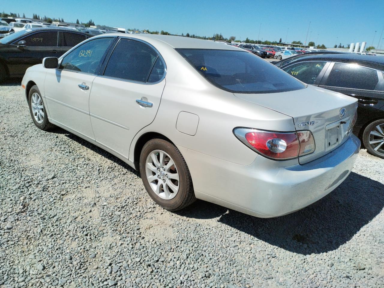 Photo 3 from auction – 2002 LEXUS ES with VIN JTHBF30G420036832