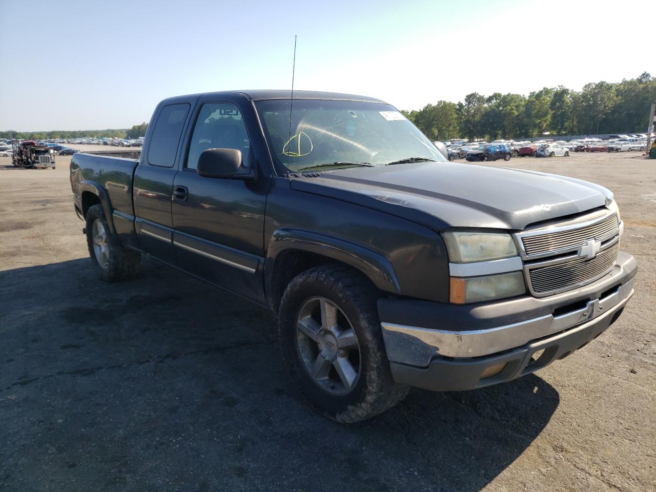 CHEVROLET SILVERADO 2004 with VIN 1GCEK19T34E177492 - Photo from auction