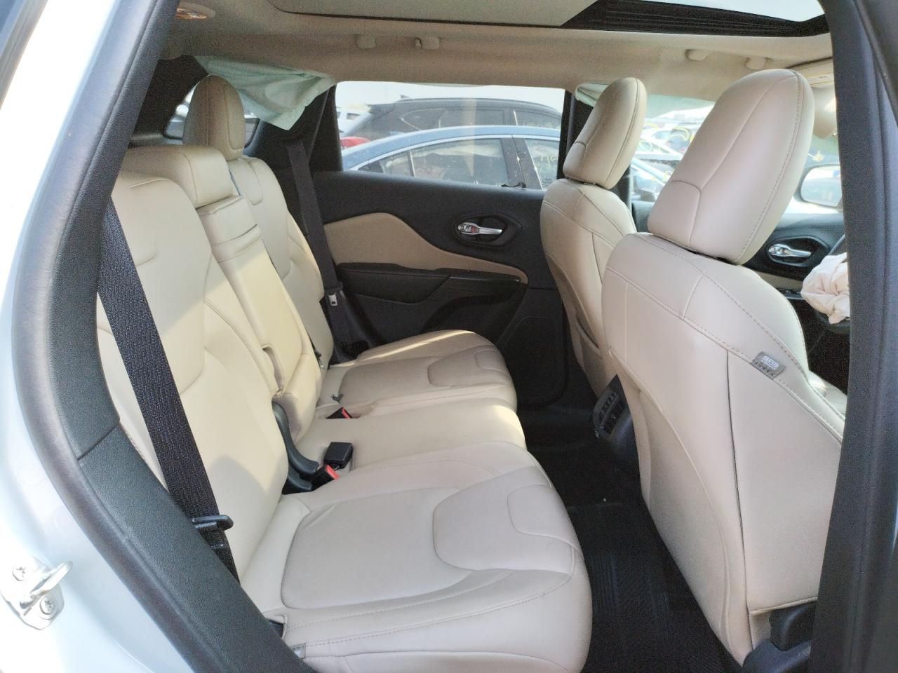 Photo 6 from auction – 2016 JEEP CHEROKEE L with VIN 1C4PJMDS7GW327596