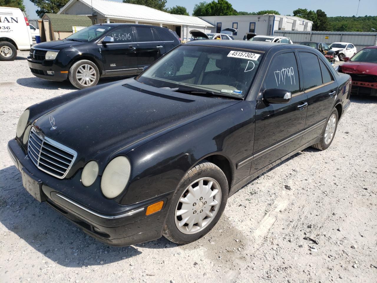 Photo 2 from auction – 2000 MERCEDES-BENZ E 320 4MAT with VIN WDBJF82J4YX043085