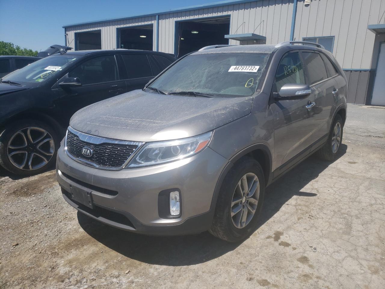 Photo 2 from auction – 2014 KIA SORENTO LX with VIN 5XYKT4A66EG489239