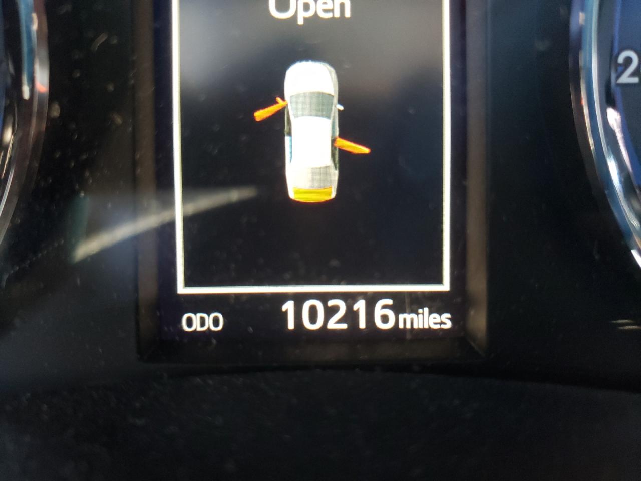 Photo 8 from auction – 2018 TOYOTA COROLLA L with VIN 2T1BURHEXJC034004