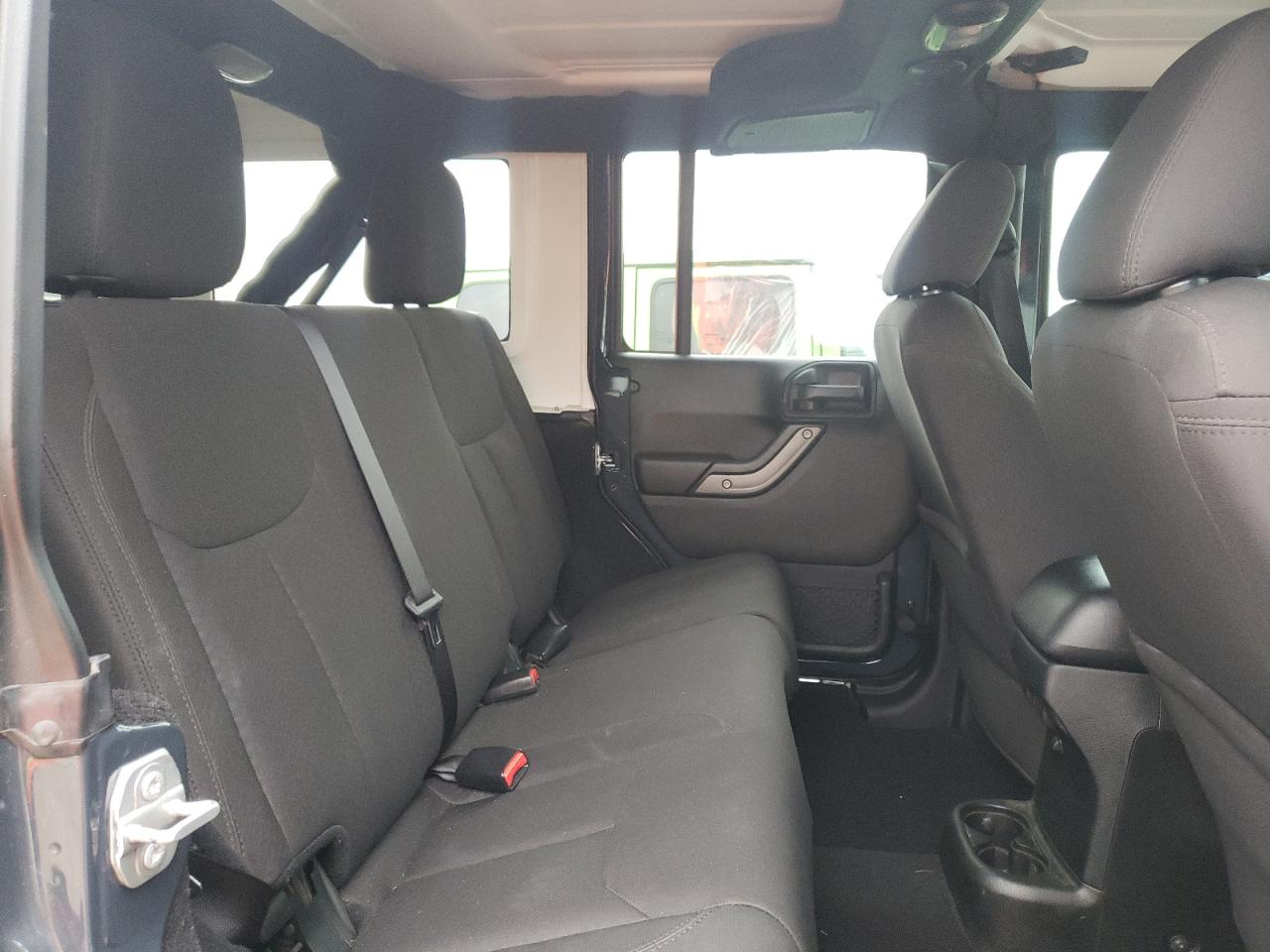 Photo 6 from auction – 2017 JEEP WRANGLER U with VIN 1C4BJWDG2HL673902