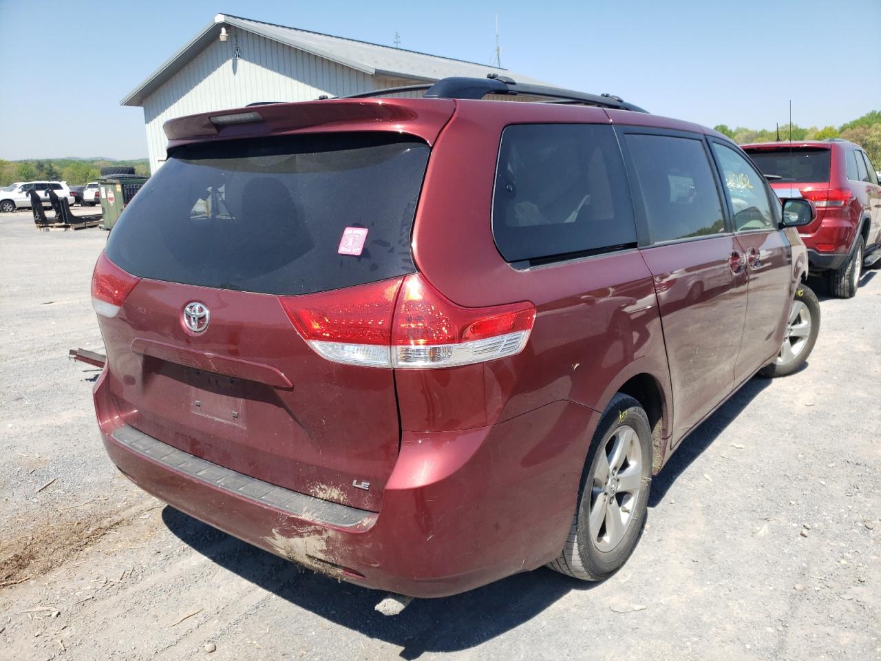 Photo 4 from auction – 2014 TOYOTA SIENNA LE with VIN 5TDKK3DC2ES406309