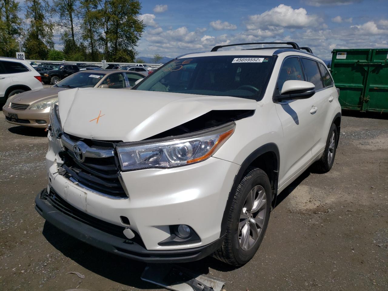 Photo 2 from auction – 2015 TOYOTA HIGHLANDER with VIN 5TDJKRFH5FS221261