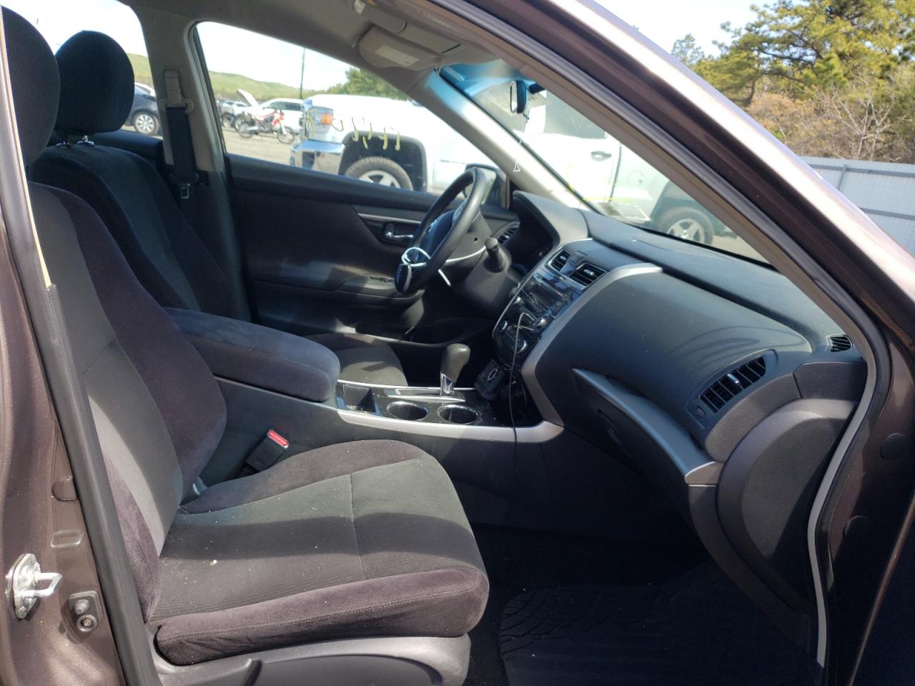 Photo 5 from auction – 2013 NISSAN ALTIMA with VIN 1N4AL3AP4DC116059