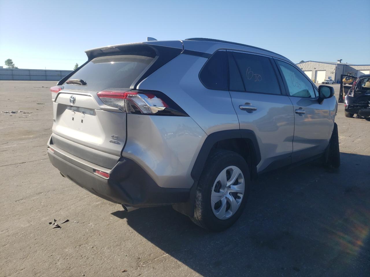 Photo 4 from auction – 2020 TOYOTA RAV4 LE with VIN 2T3F1RFV0LC101541