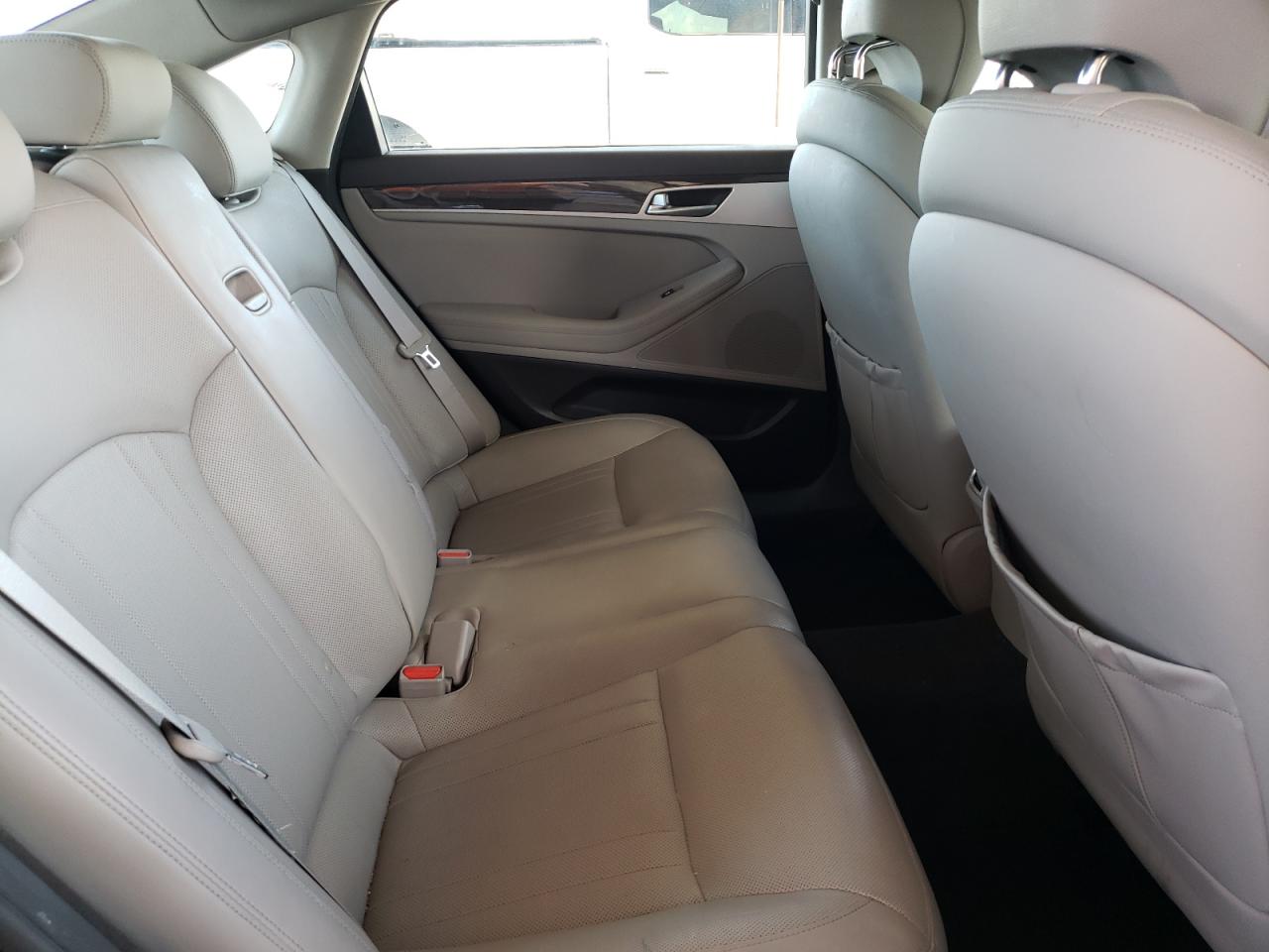 Photo 6 from auction – 2016 HYUNDAI GENESIS 3. with VIN KMHGN4JE2GU127655