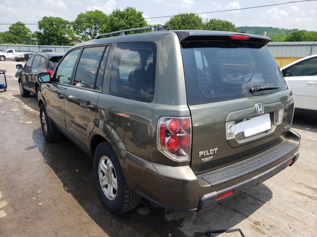 Photo 3 from auction – 2006 HONDA PILOT LX with VIN 5FNYF18156B005712