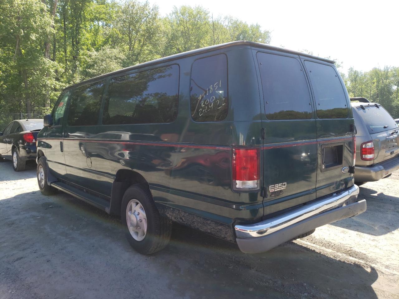 Photo 3 from auction – 2001 FORD ECONOLINE with VIN 1FBSS31L01HA08099