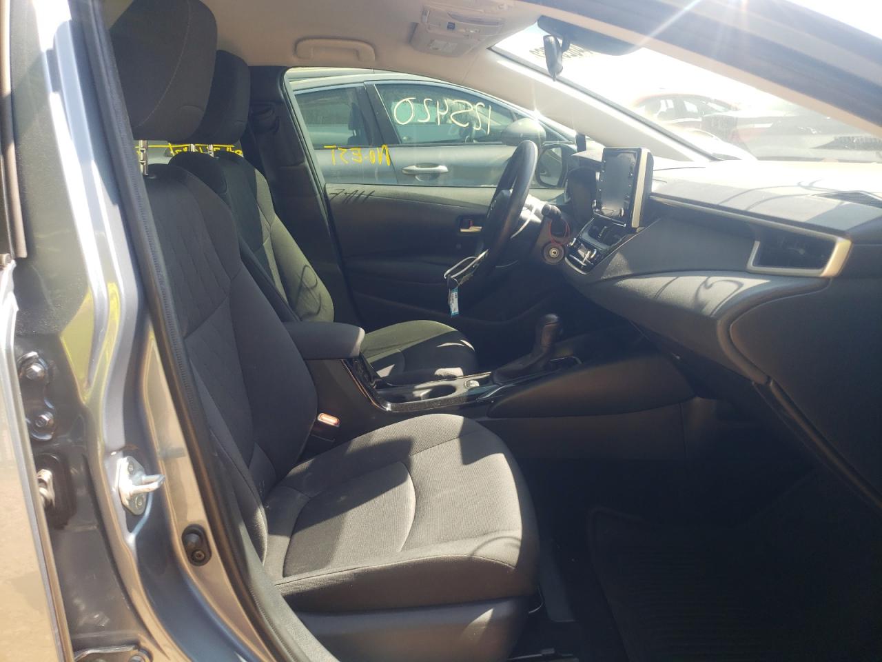 Photo 5 from auction – 2020 TOYOTA COROLLA LE with VIN JTDEPRAE7LJ059562