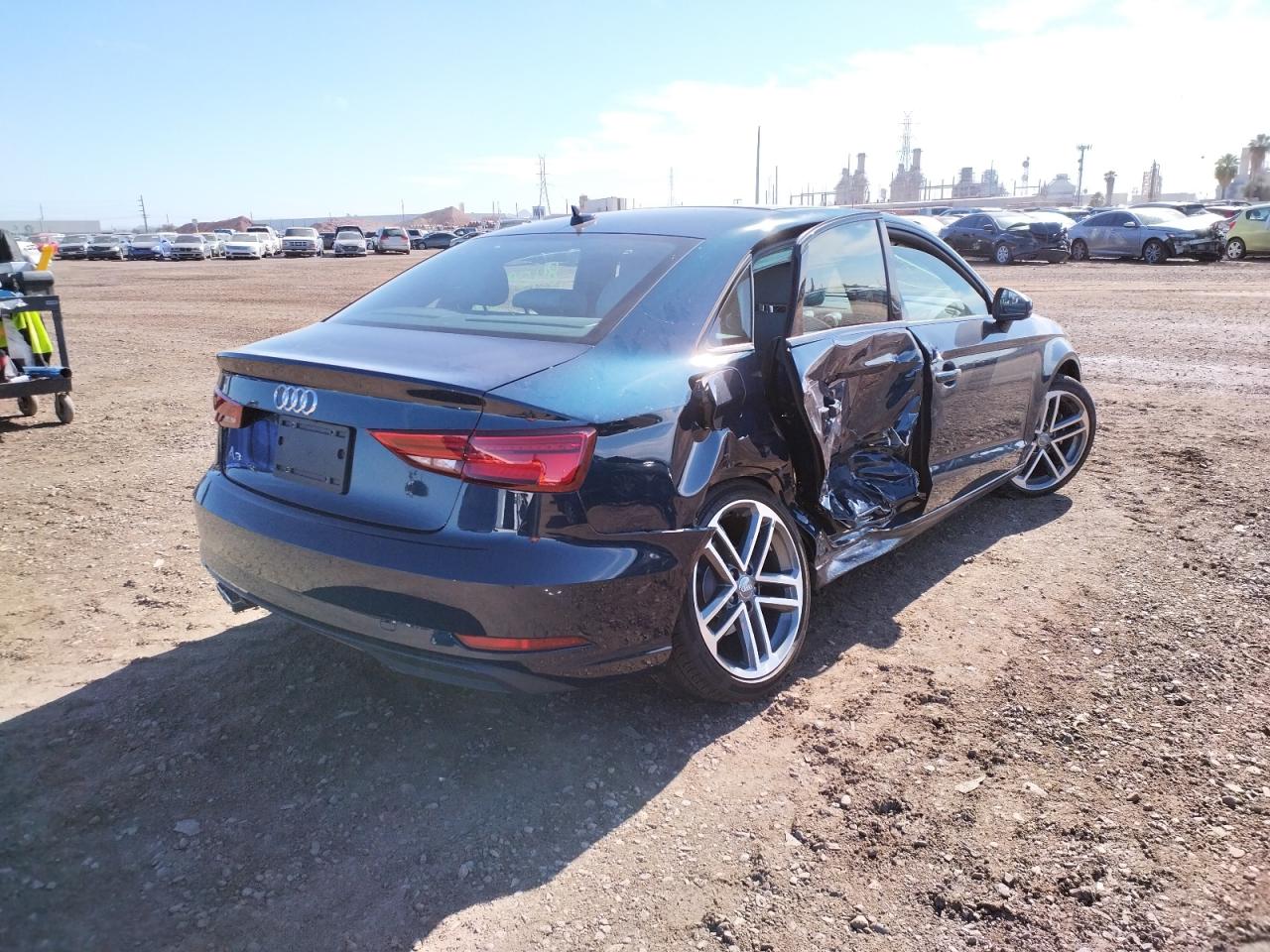Photo 4 from auction – 2019 AUDI A3 PREMIUM with VIN WAUAUGFF5KA093542