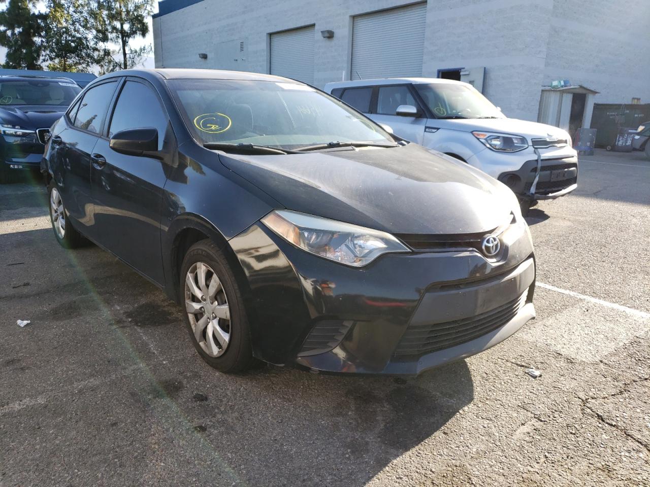 TOYOTA COROLLA L 2014 with VIN 5YFBURHE5EP099283 - Photo from auction