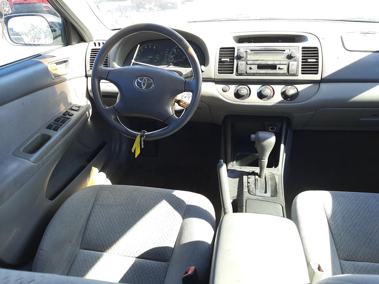 Photo 9 from auction – 2002 TOYOTA CAMRY LE with VIN 4T1BE32K22U572012