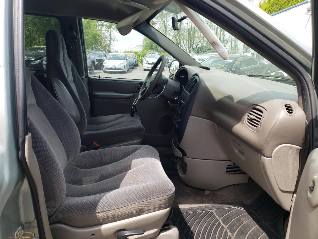 Photo 5 from auction – 2003 DODGE GRAND CARA with VIN 1D4GP24353B215721