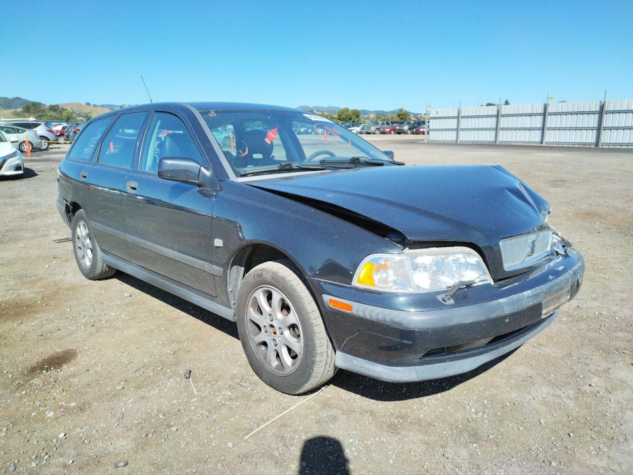 VOLVO V40 2000 with VIN YV1VW2559YF535920 - Photo from auction