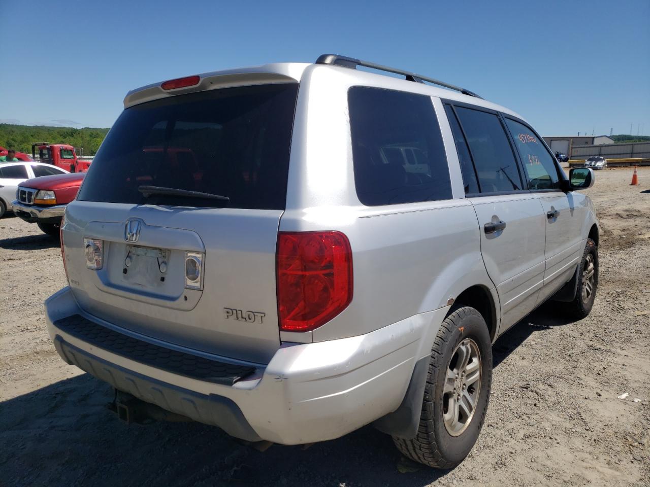 Photo 4 from auction – 2005 HONDA PILOT with VIN 5FNYF18485B011982