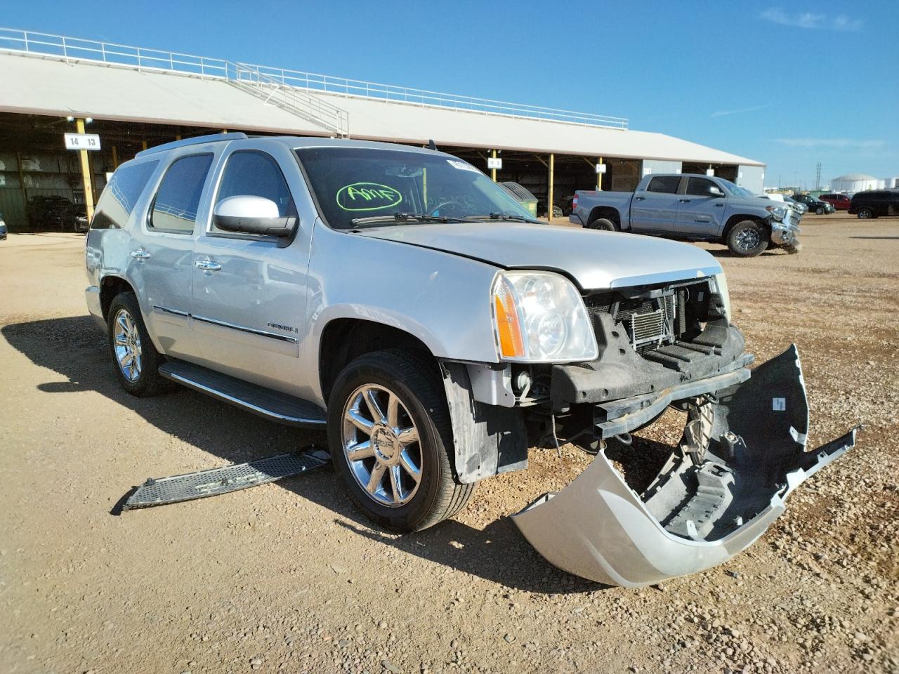 GMC YUKON DENA 2010 with VIN 1GKUCEEF6AR228203 - Photo from auction