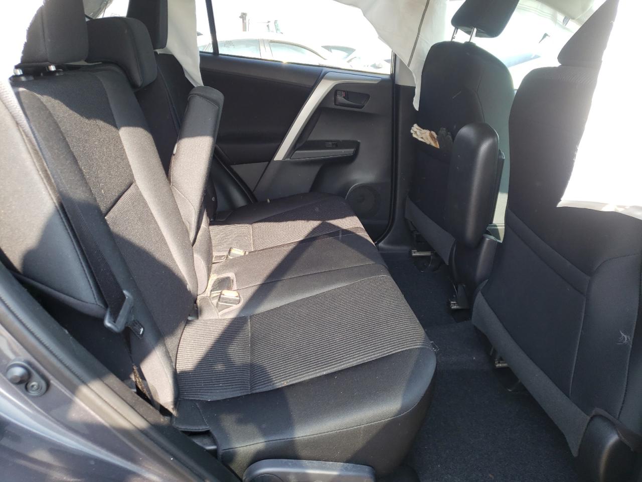 Photo 6 from auction – 2016 TOYOTA RAV4 LE with VIN 2T3BFREV7GW480396