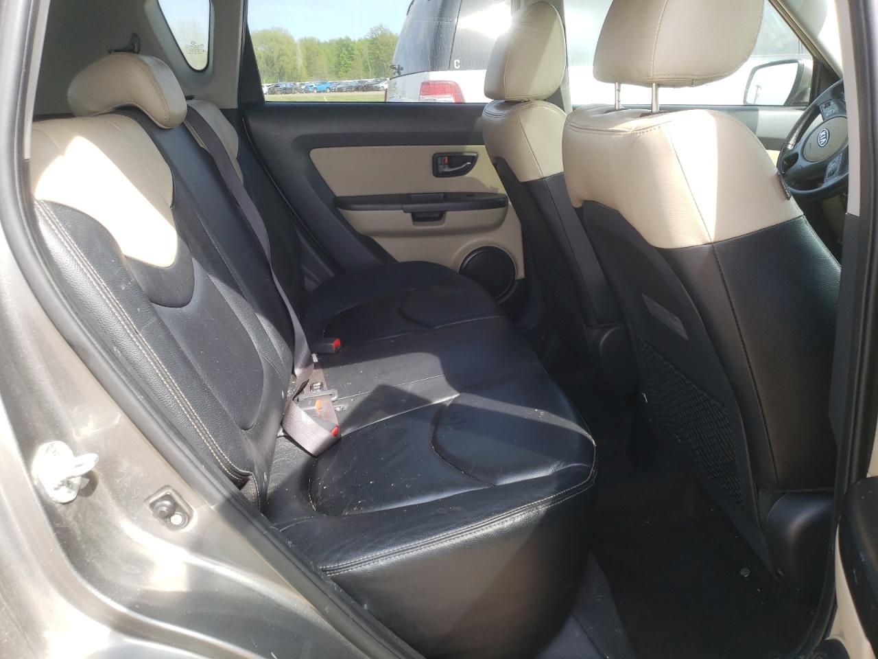 Photo 6 from auction – 2011 KIA SOUL + with VIN KNDJT2A20B7327810