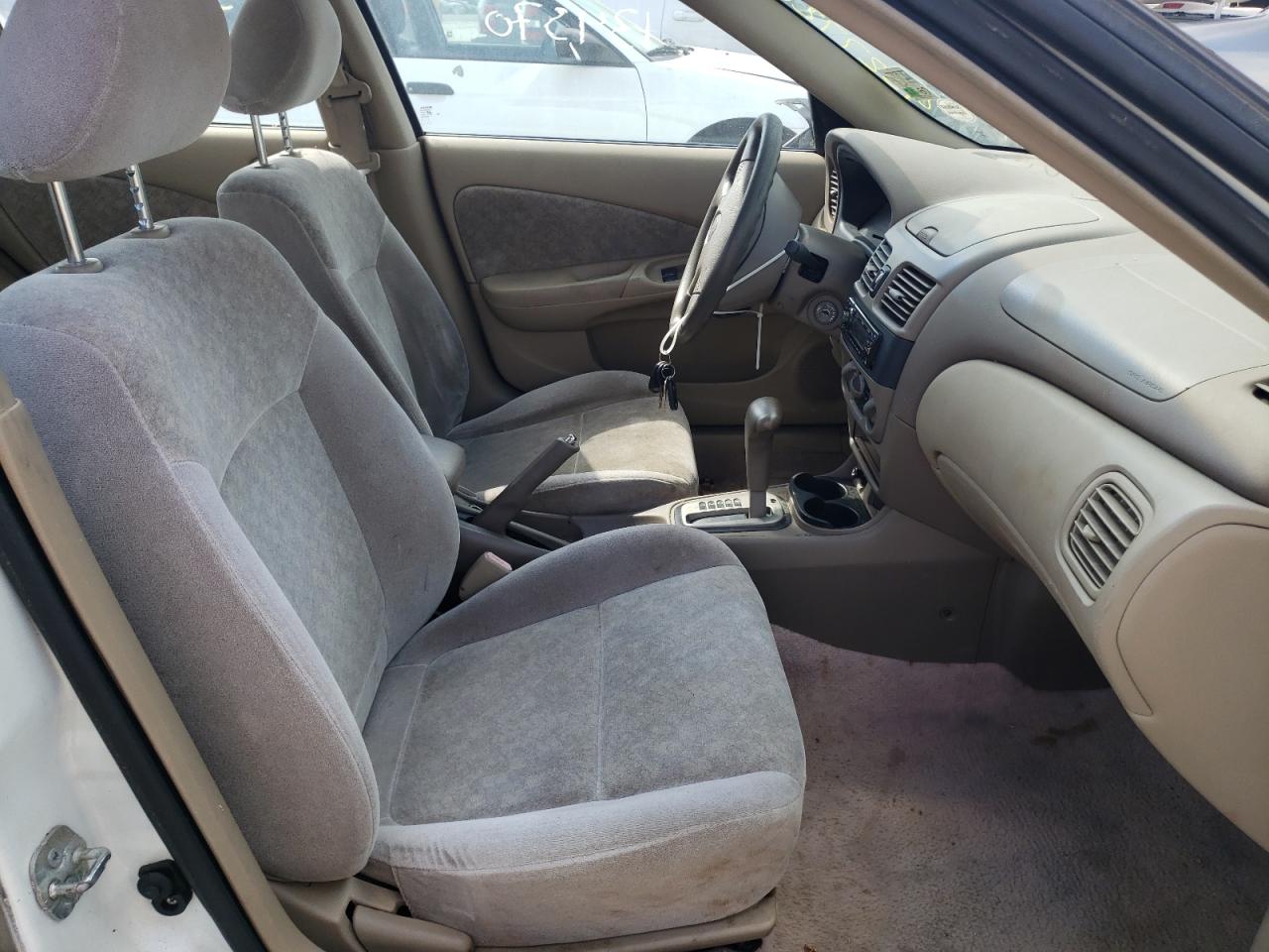 Photo 5 from auction – 2000 NISSAN SENTRA BAS with VIN 3N1CB51D0YL355855