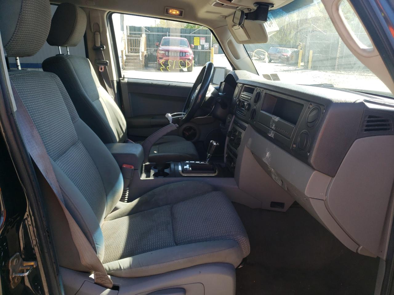 Photo 5 from auction – 2006 JEEP COMMANDER with VIN 1J8HG48N46C237631
