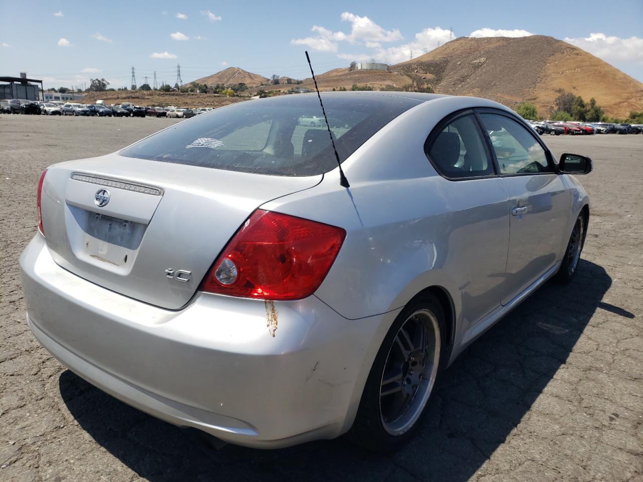 Photo 4 from auction – 2007 TOYOTA SCION TC with VIN JTKDE177370148237
